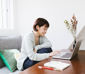 woman on laptop doing research