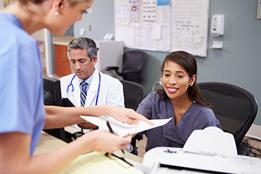 How to Become a Medical Administrative Assistant