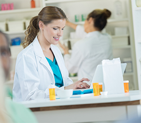 pharmacy professional counts meds for prescriptions