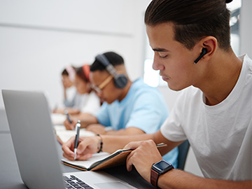 Effective Note-Taking Strategies for Healthcare Lectures and Seminars